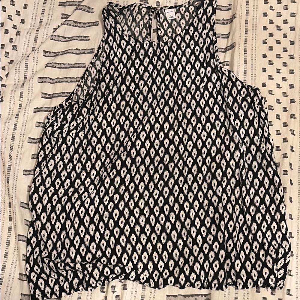 Black and White Patterned Sleeveless Top